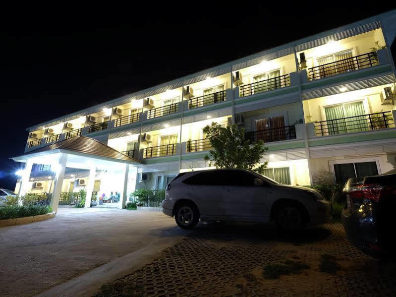 Privacy Residence Лопбурі Екстер'єр фото