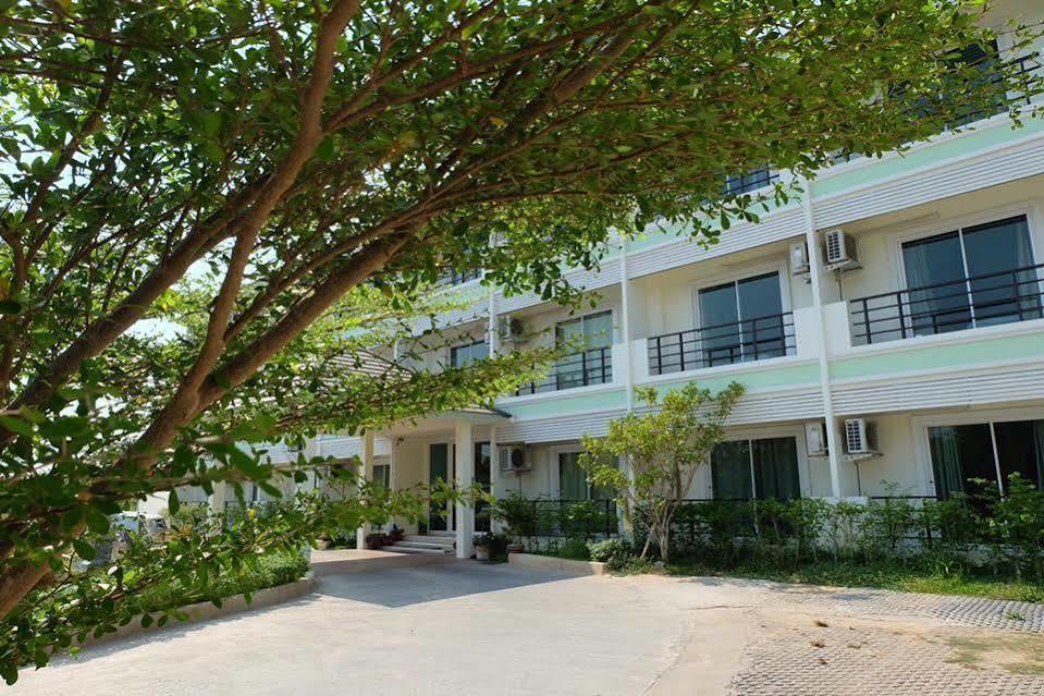 Privacy Residence Лопбурі Екстер'єр фото